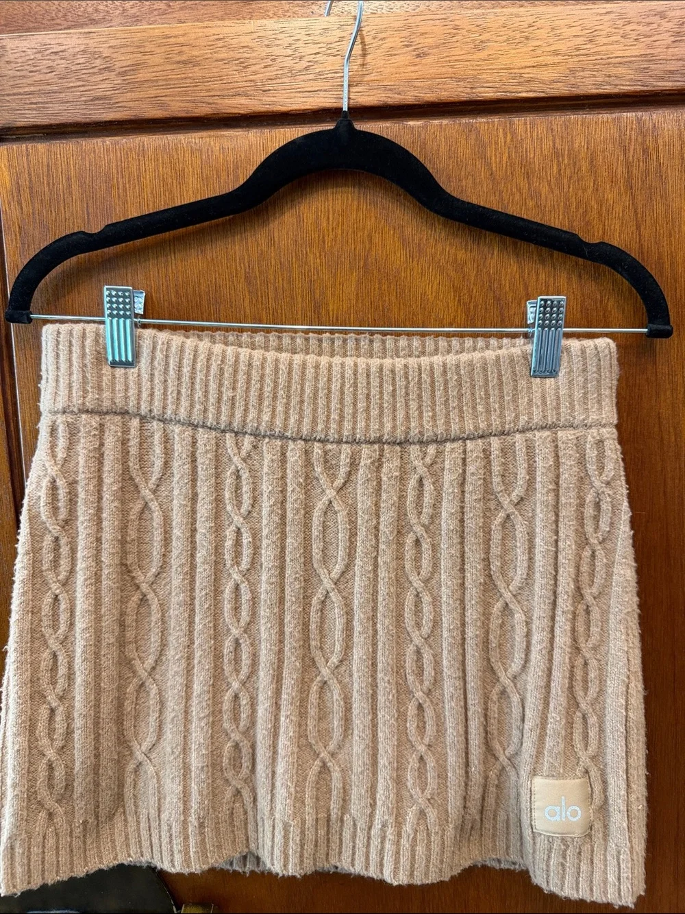 ALO Yoga Cashmere Cable Knit Mini Skirt in Toasted Almond Sz Small